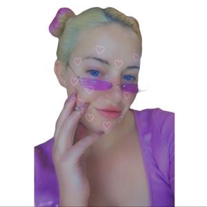 Retro 90’s Small Square Sunglasses w/ Purple Lens